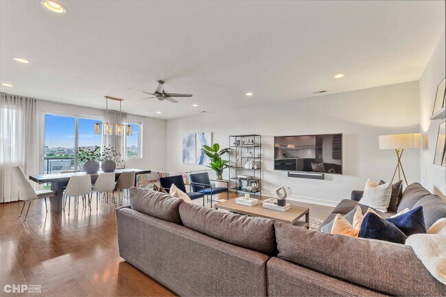 Foto del edificio - 1617 W Grand Ave