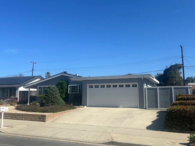 Building Photo - 7548 Newport Dr