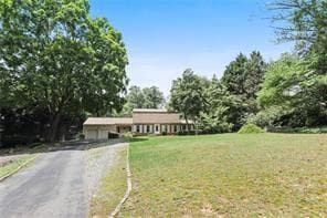 Building Photo - 119 Woodlawn Dr NE