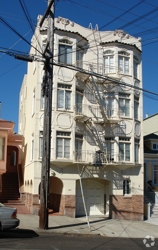 Foto del edificio - 575 12th Ave