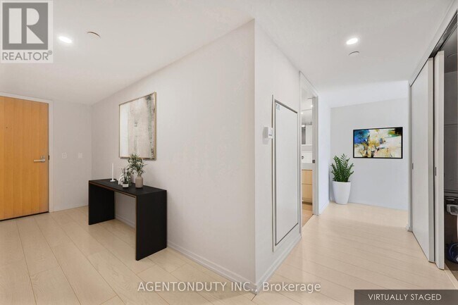 Building Photo - 5 Soudan Ave