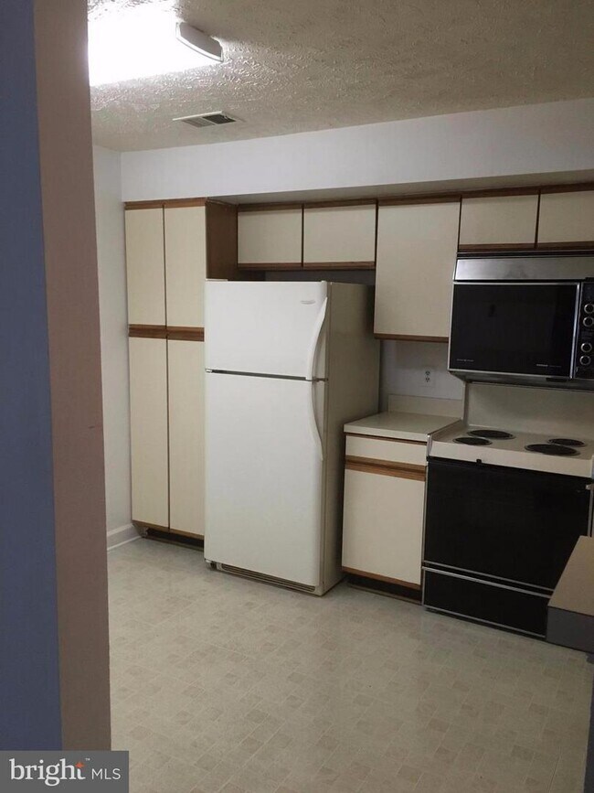 Foto del edificio - 12005 Ridge Knoll Dr