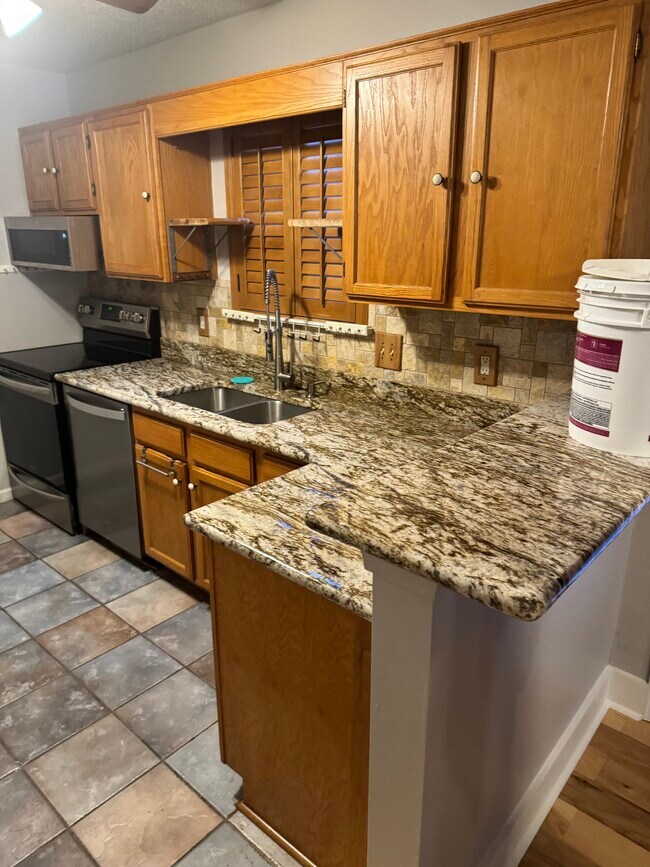 Foto del edificio - 2950 Meadowlark Ln