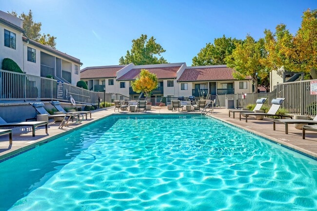 Building Photo - Tesoro on Spain