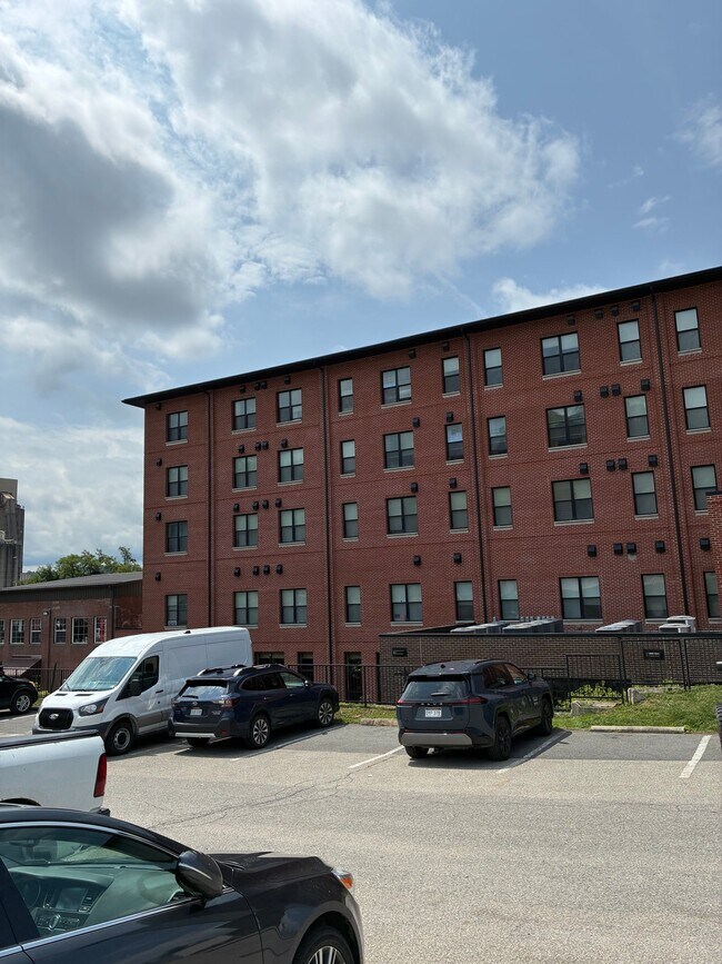 Foto del edificio - 711 Beechurst Ave