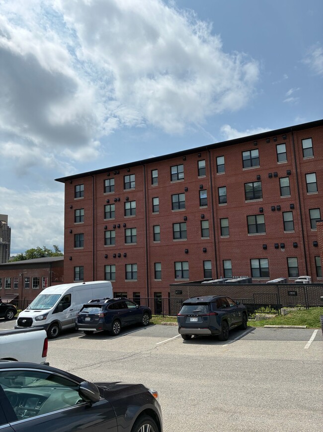 Building Photo - 711 Beechurst Ave