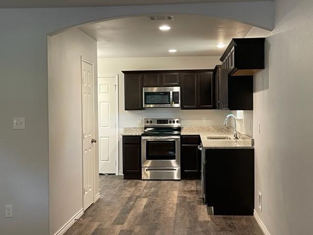 Foto del edificio - 820 Cove Dr