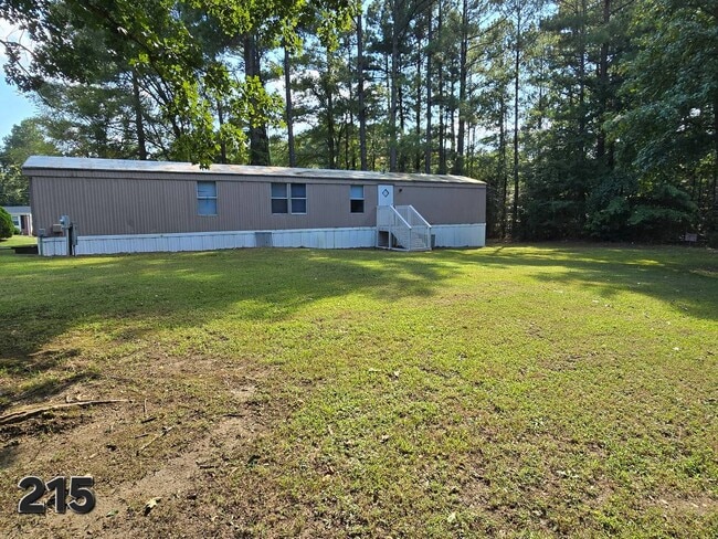 Building Photo - 215 Julia St