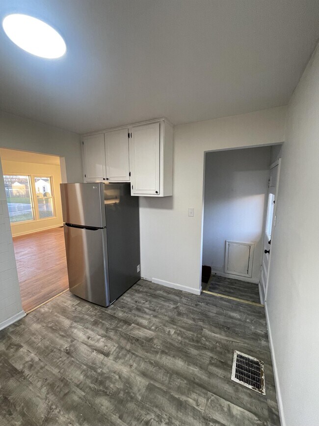 Building Photo - 740 Erickson Ave