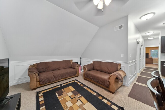 Building Photo - 3138 N Elston Ave