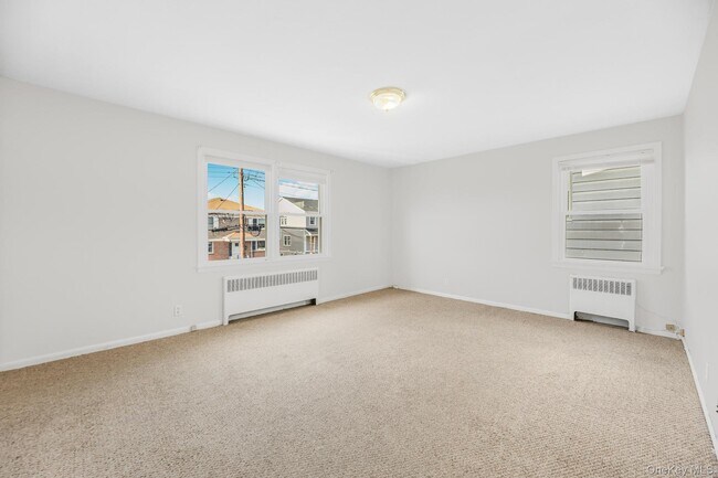 Foto del edificio - 120 Woodside Ave