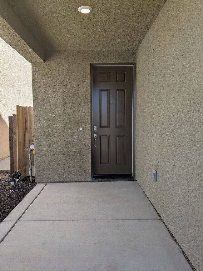 Foto del edificio - $250.00 OFF FIRST MONTH'S RENT!  Ready Now...