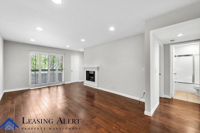 Building Photo - 26914 Rainbow Glen Dr