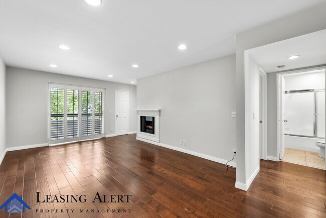 Foto del edificio - 26914 Rainbow Glen Dr