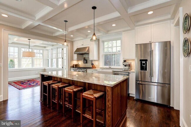 Foto del edificio - 3512 Rodman St NW