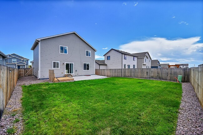 Building Photo - $2,300.00, 3 Beds, 2.5 Baths, Single Famil...