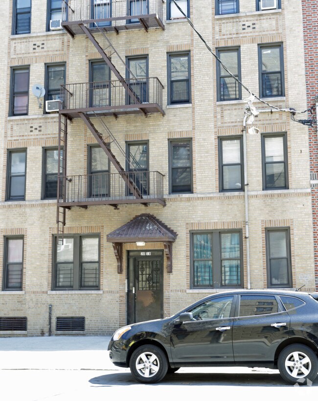 Foto del edificio - 3018 Holland Ave