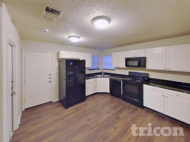 Building Photo - 602 Snapdragon Trail