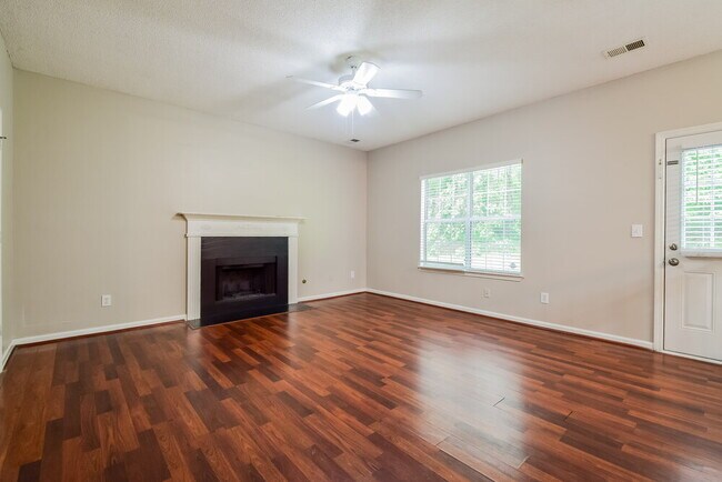 Building Photo - 58 Carrie Dr