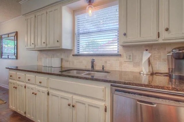 Foto del edificio - 2893 W 112th St
