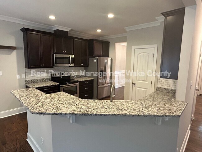 Foto del edificio - 5412 Robbins Dr