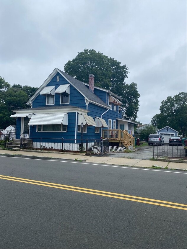 Primary Photo - 74 Carlisle St