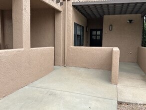 Building Photo - 1395 Vista Montana Rd