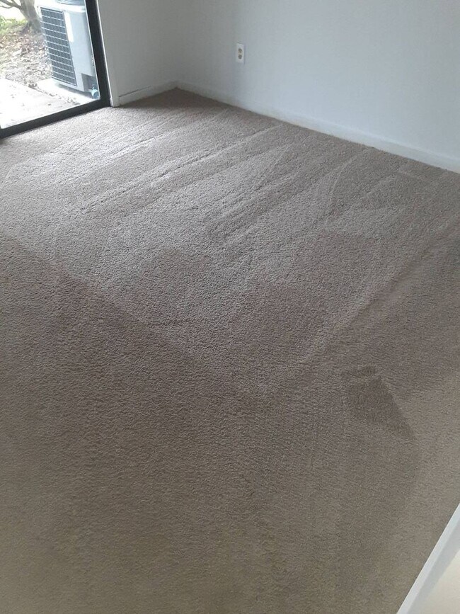 Foto del edificio - Move in Ready West Ashley Condo!