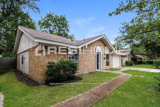 Foto del edificio - 4910 Wildbriar Drive