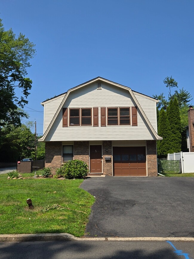 Photo - 27 Beech St (Hillsdale, NJ) House