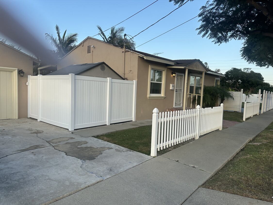 Foto principal - 1411 W 184th St