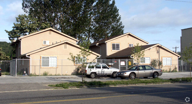 Building Photo - 5005 Delridge Way SW