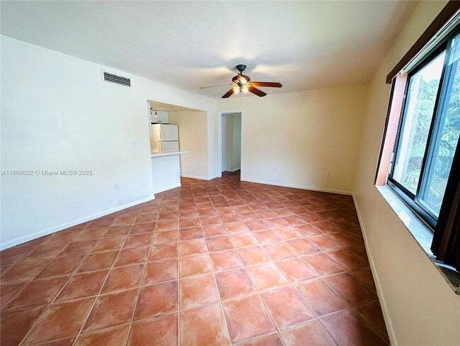 Photo - 619 Euclid Ave Apartment