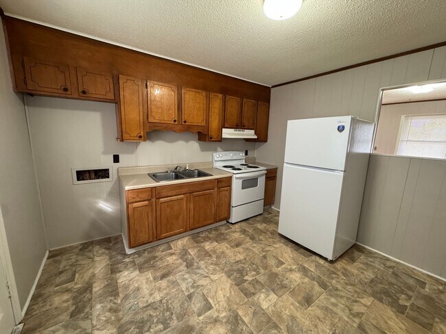 Foto del edificio - Available to Show