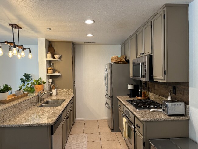 Building Photo - 9728 Marilla Dr
