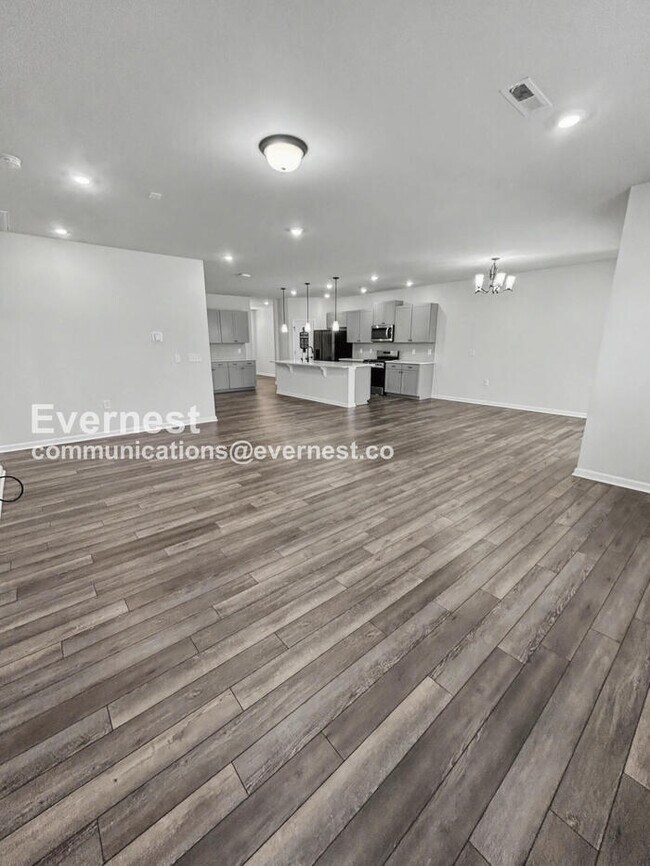 Foto del edificio - 2145 Bethpage Dr