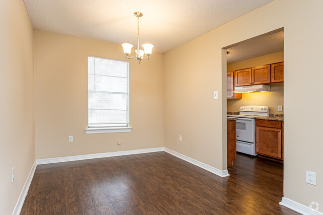 2BR, 1BA - 975SF - Westgate