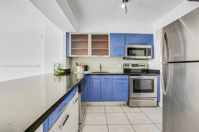 Foto del edificio - 650 NE 64th St