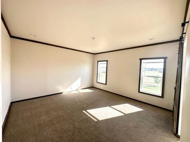 Foto del edificio - Stunning interior of this single level hom...
