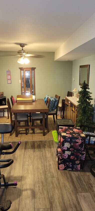 Foto principal - 3750 Clarendon Ave