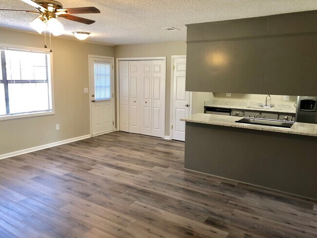 Foto del edificio - 3206 Kings View Ct