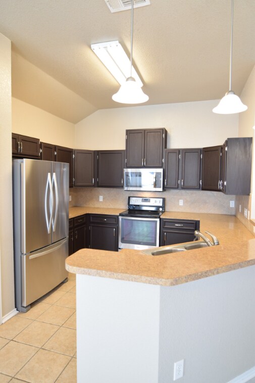 Building Photo - 212 Belo Dr