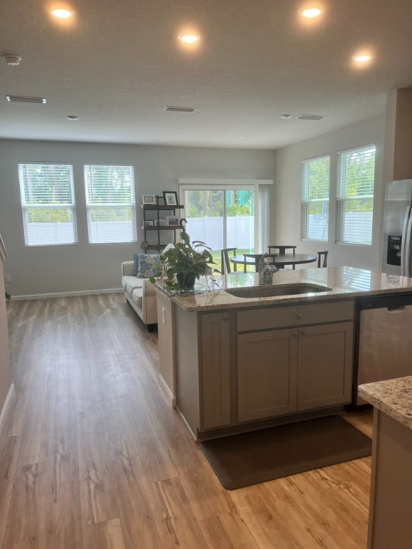 Building Photo - 14542 Macadamia Ln