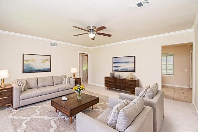 Foto del edificio - 8401 Montridge Dr