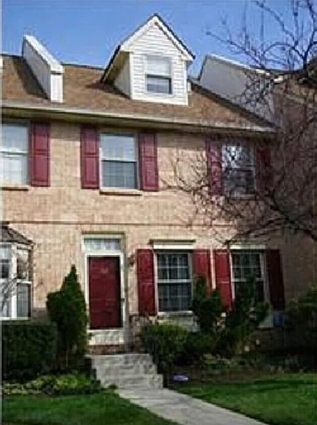 Primary Photo - 158 Jefferson Ct