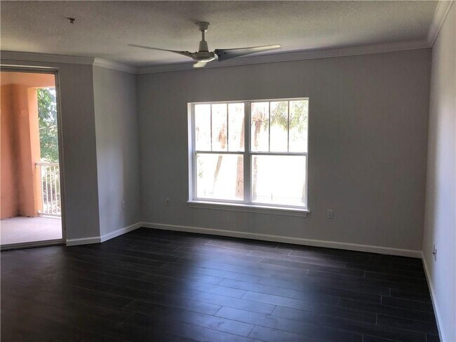 Foto del edificio - 5035 Fairways Cir