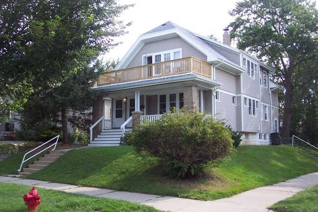 Building Photo - 3902 N Frederick Ave