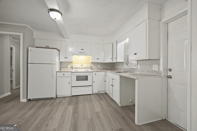 Building Photo - 212 Cordele Ave