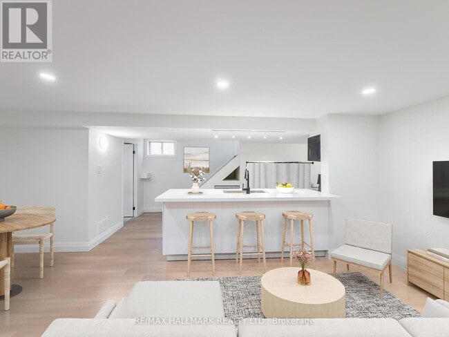 Building Photo - 588 Victoria Park Ave