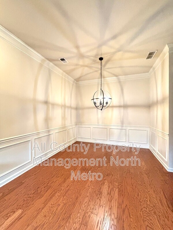 Building Photo - 421 Parkstone Dr